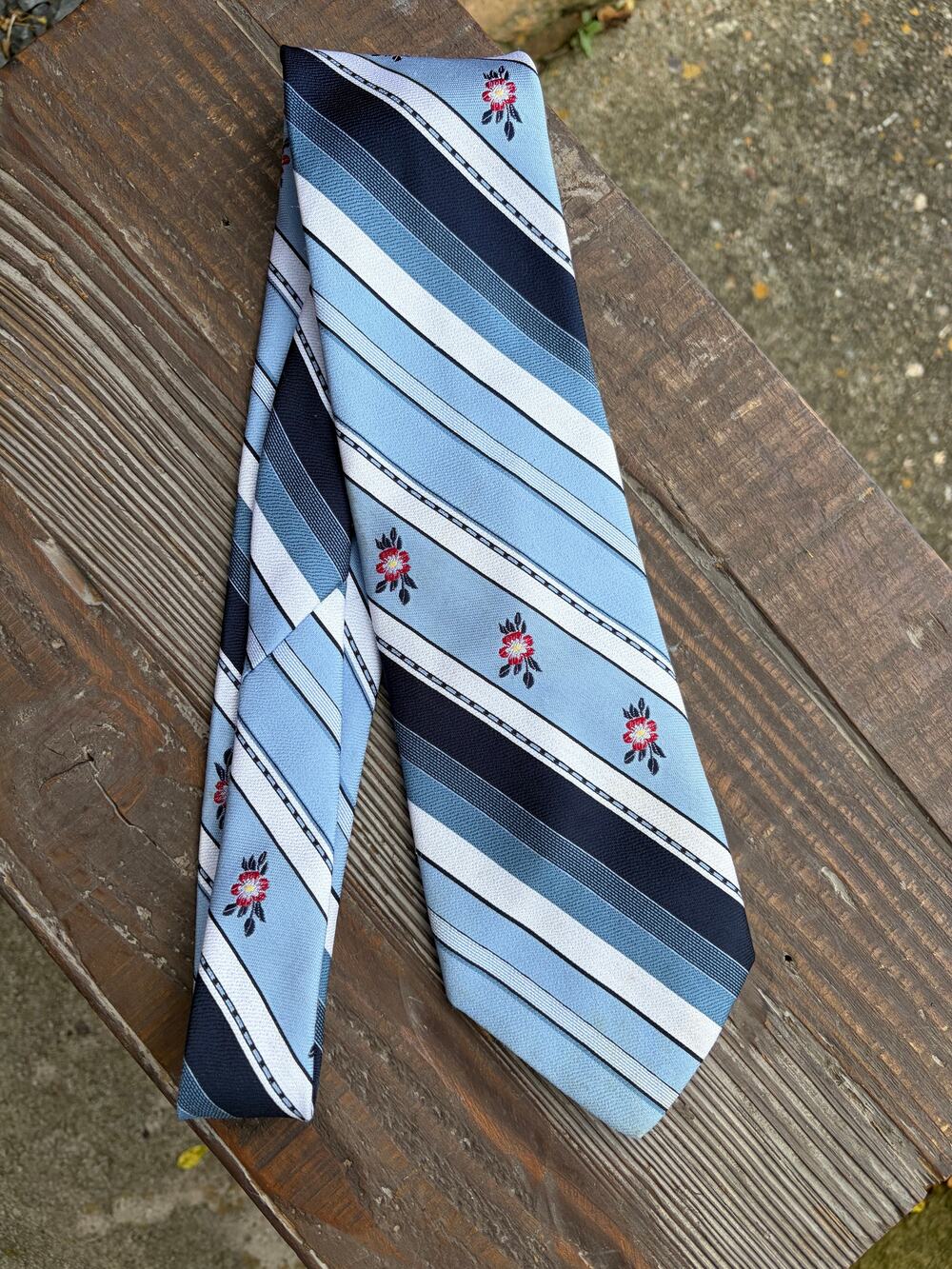 Vintage Starcy LTD. Cravats of Distinction Tie
